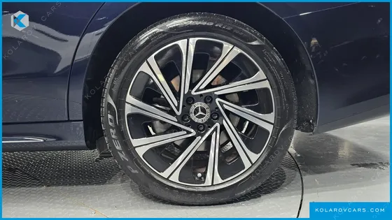 MERCEDES E-CLASS E300 4MATIC EXCLUSIVE