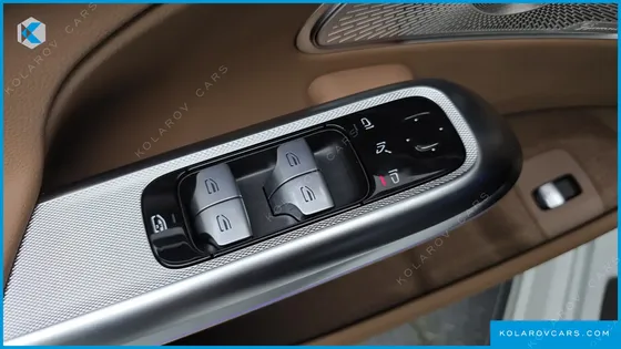 MERCEDES E-CLASS E300 4MATIC AMG LINE