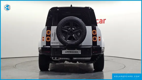 LAND ROVER DEFENDER 110 D250 X-DYNAMIC SE