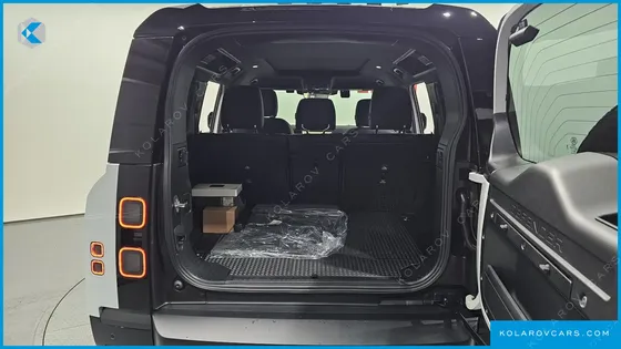 LAND ROVER DEFENDER 110 D250 X-DYNAMIC SE