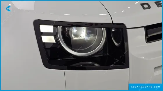 LAND ROVER DEFENDER 110 D250 X-DYNAMIC SE