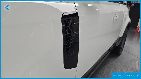 LAND ROVER DEFENDER 110 D250 X-DYNAMIC SE