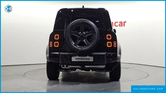 LAND ROVER DEFENDER 110 D250 X-DYNAMIC SE
