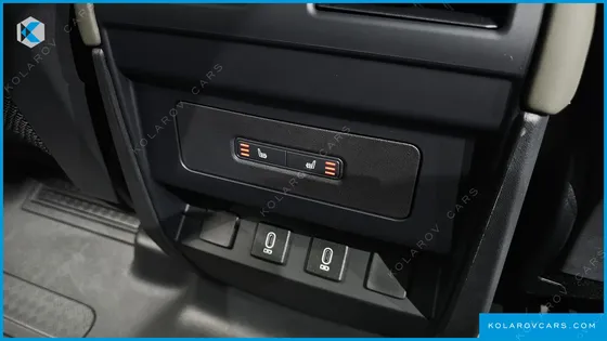 LAND ROVER DEFENDER 110 D250 X-DYNAMIC SE