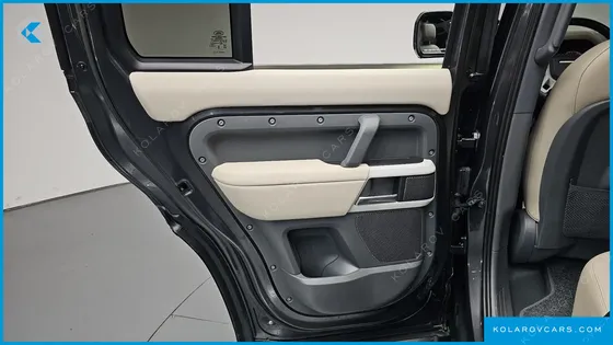 LAND ROVER DEFENDER 110 D250 SE