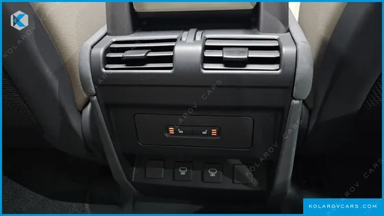 LAND ROVER DEFENDER 110 D250 SE