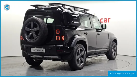 LAND ROVER DEFENDER 110 D300 X-DYNAMIC HSE
