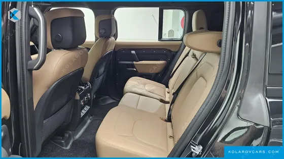 LAND ROVER DEFENDER 110 D300 X-DYNAMIC HSE