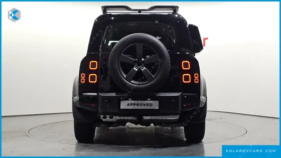 LAND ROVER DEFENDER 110 D300 X-DYNAMIC HSE