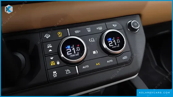 LAND ROVER DEFENDER 110 P300 X-DYNAMIC SE