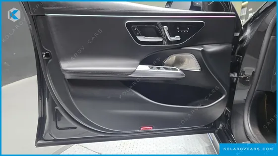 MERCEDES E-CLASS E300 4MATIC AMG LINE