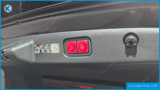 MERCEDES E-CLASS E300 4MATIC AMG LINE