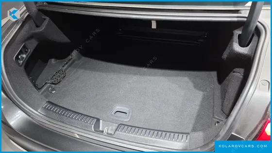 MERCEDES E-CLASS E300 4MATIC AMG LINE