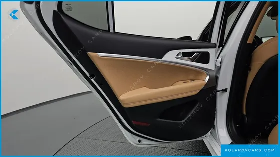 GENESIS G70 GASOLINE 2.5T 2WD