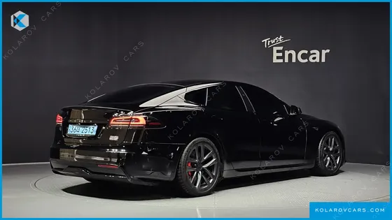 TESLA MODEL S PLAID