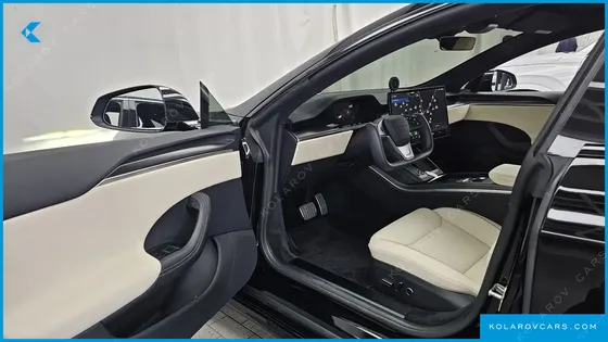 TESLA MODEL S PLAID