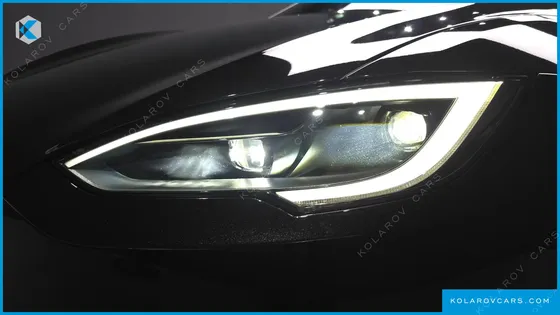 TESLA MODEL S PLAID