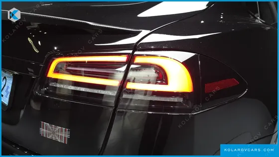 TESLA MODEL S PLAID