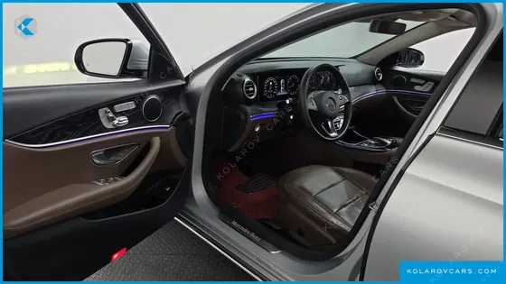 MERCEDES E-CLASS E300 4MATIC AVNATGARDE