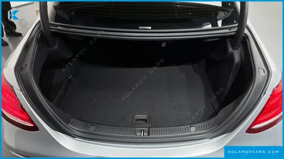 MERCEDES E-CLASS E300 4MATIC AVNATGARDE