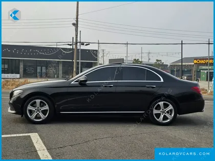 MERCEDES E-CLASS E220D AVANTGARDE