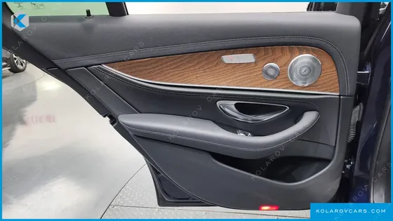 MERCEDES E-CLASS E300 4MATIC EXCLUSIVE