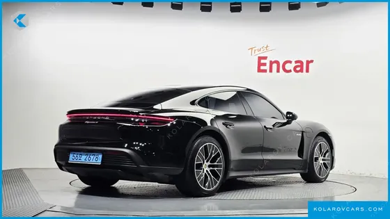 PORSCHE TAYCAN BASE 4