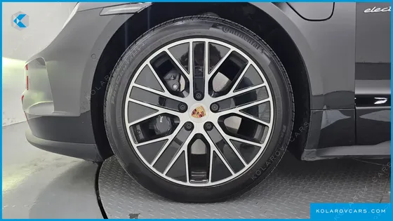 PORSCHE TAYCAN BASE 4