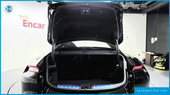 PORSCHE TAYCAN BASE 4
