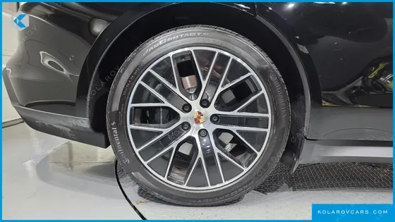 PORSCHE TAYCAN BASE 4