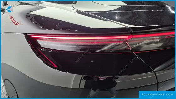 PORSCHE TAYCAN BASE 4