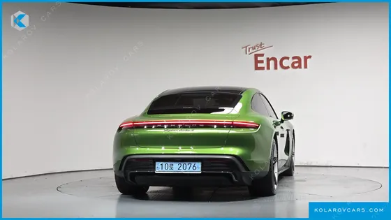 PORSCHE TAYCAN TURBO S