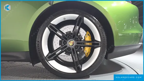 PORSCHE TAYCAN TURBO S