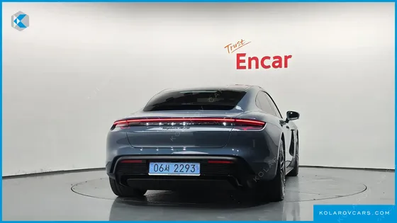 PORSCHE TAYCAN GTS