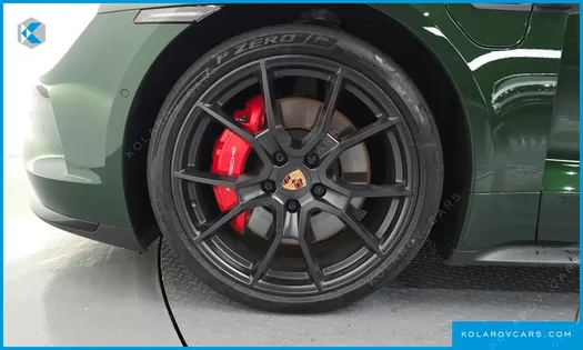 PORSCHE TAYCAN GTS