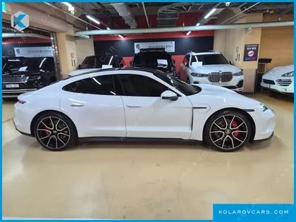 PORSCHE TAYCAN 4S
