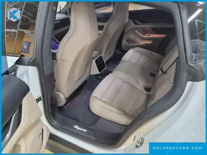 PORSCHE TAYCAN 4S