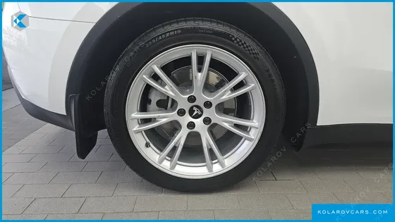 TESLA MODEL Y RWD