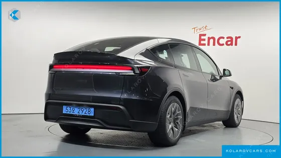 TESLA MODEL Y L LONG RANGE AWD