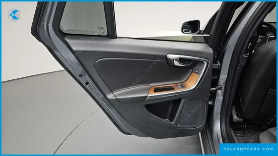 VOLVO V60 D4