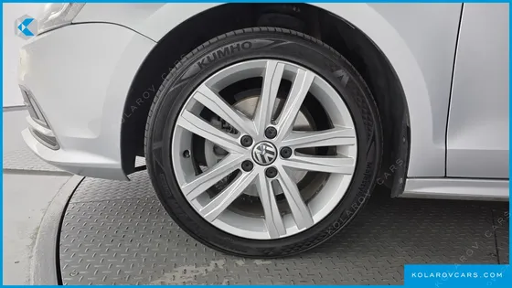 VOLKSWAGEN JETTA 2.0 TDI BLUEMOTION PREMIUM