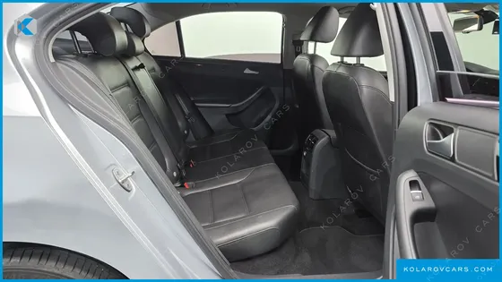 VOLKSWAGEN JETTA 2.0 TDI BLUEMOTION PREMIUM