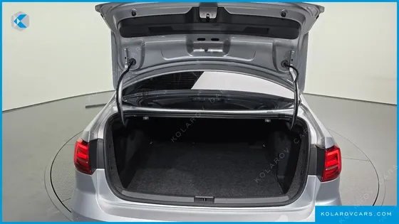 VOLKSWAGEN JETTA 2.0 TDI BLUEMOTION PREMIUM
