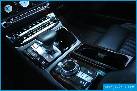 GENESIS EQ900 5.0 GDI AWD LIMOUSINE
