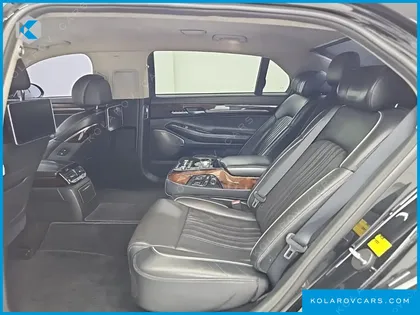 GENESIS EQ900 5.0 GDI AWD LIMOUSINE