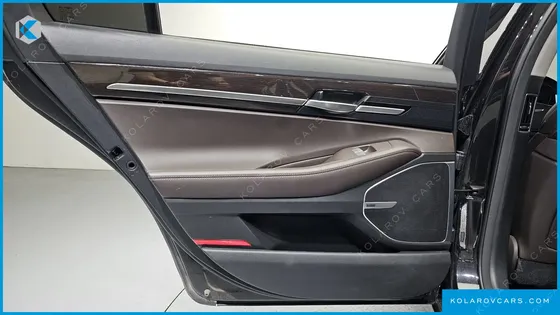 GENESIS EQ900 3.8 GDI AWD