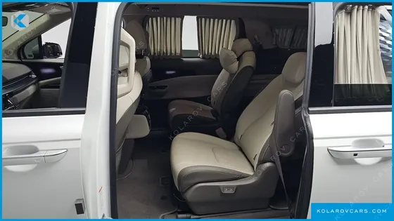 KIA CARNIVAL GASOLINE 9-SEATER HI-LIMOUSINE
