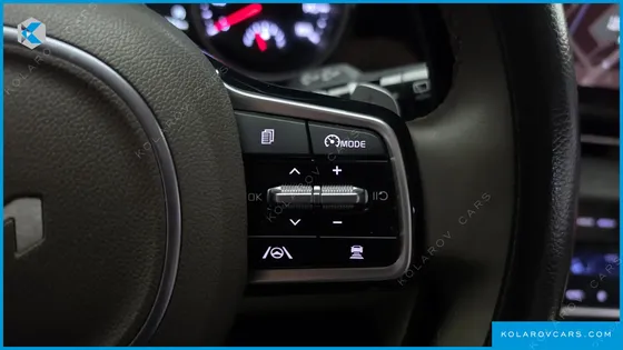 KIA CARNIVAL DIESEL 11-SEATER NOBLESSE