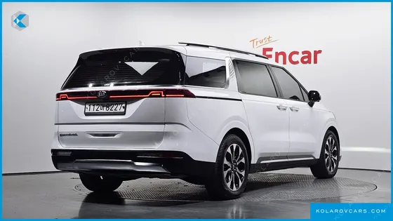 KIA CARNIVAL DIESEL 9-SEATER SIGNATURE