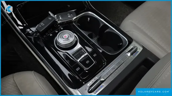 KIA CARNIVAL GASOLINE 7-SEATER SIGNATURE